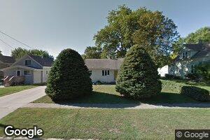 513 W 3rd Ave, Lennox, SD 57039