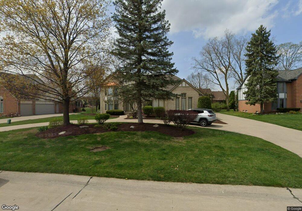 1808 Squirrel Valley Dr, Bloomfield Hills, MI 48304 - photo 1