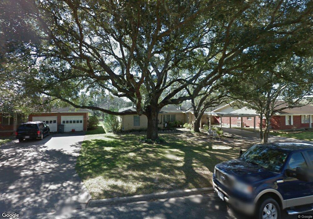 2422 Oak Dr, Bay City, TX 77414 - photo 1