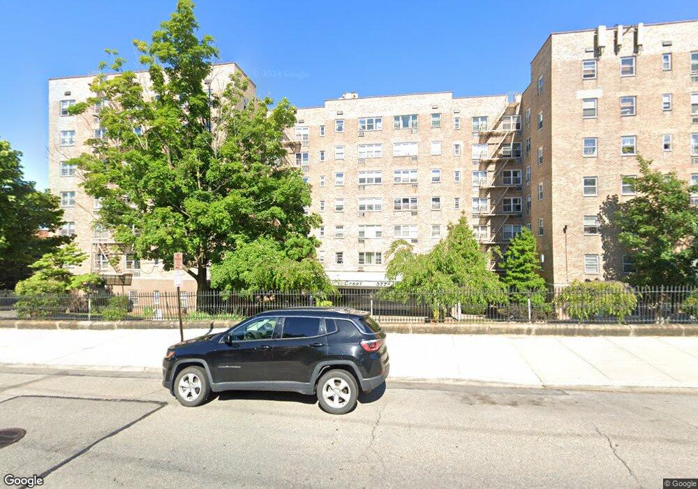 Crest Manor unit 526, Yonkers, NY 10701 - photo 1