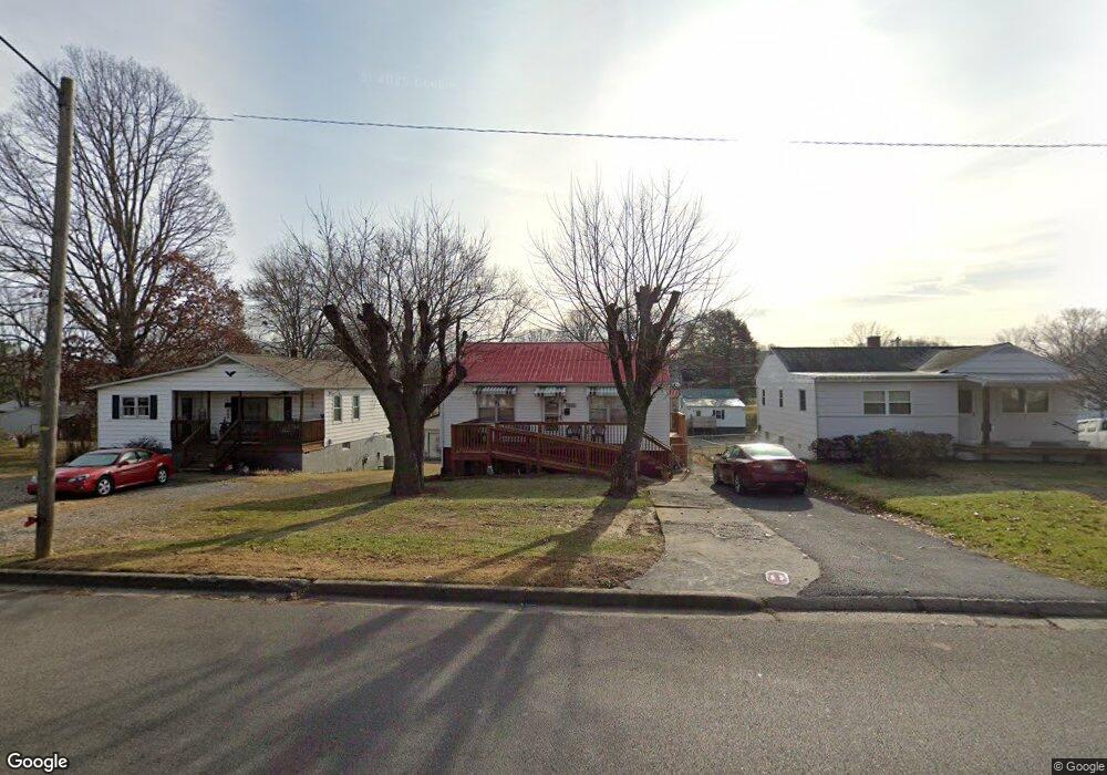 1612 E Unaka Ave, Johnson City, TN 37601 - photo 1