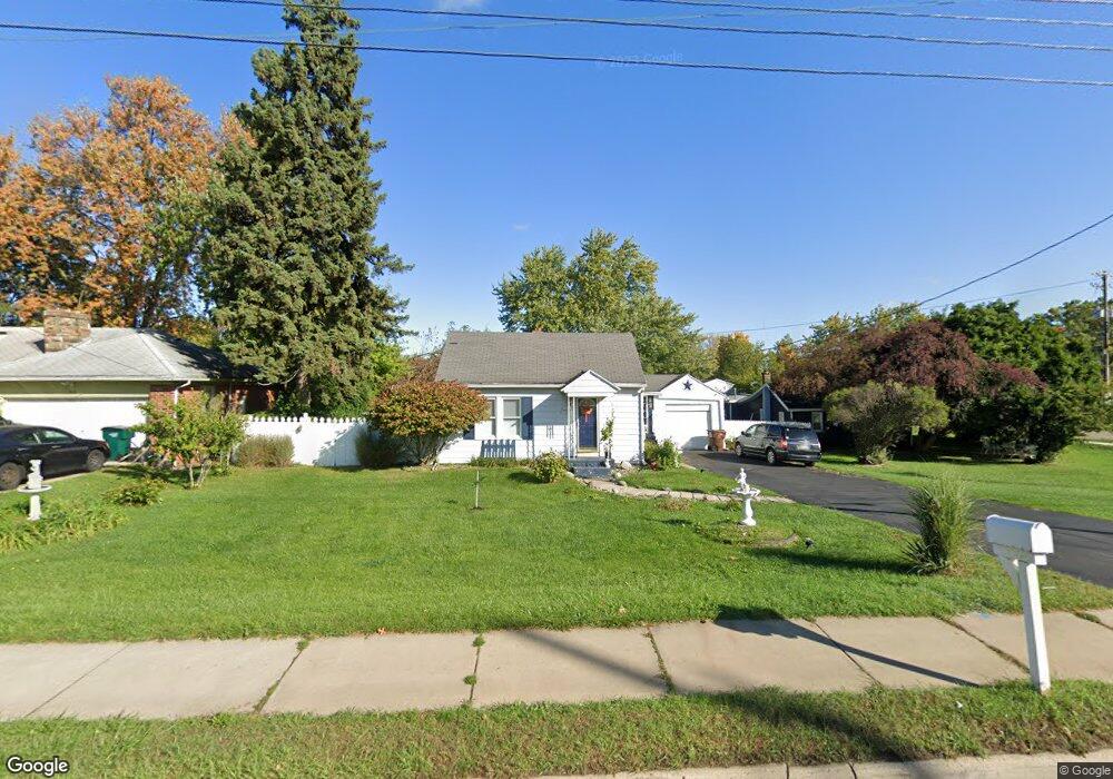 810 W Jolly Rd, Lansing, MI 48910 - photo 1