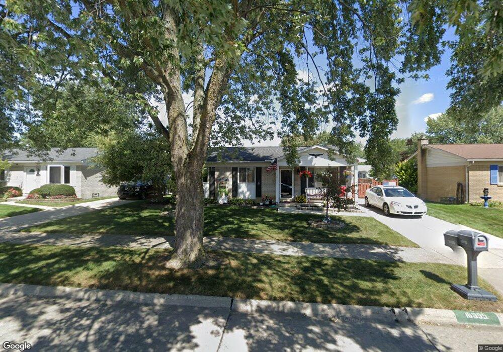 16995 E Pointe Dr, Roseville, MI 48066 - photo 1