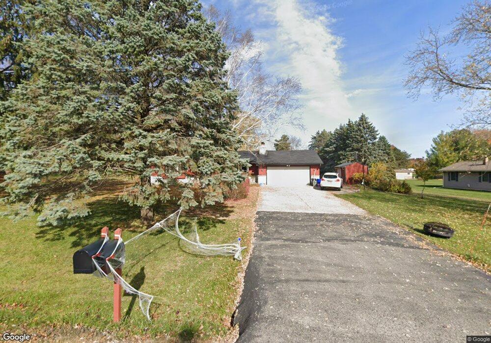 N58W25594 Fox Hollow Dr, Sussex, WI 53089 - photo 1