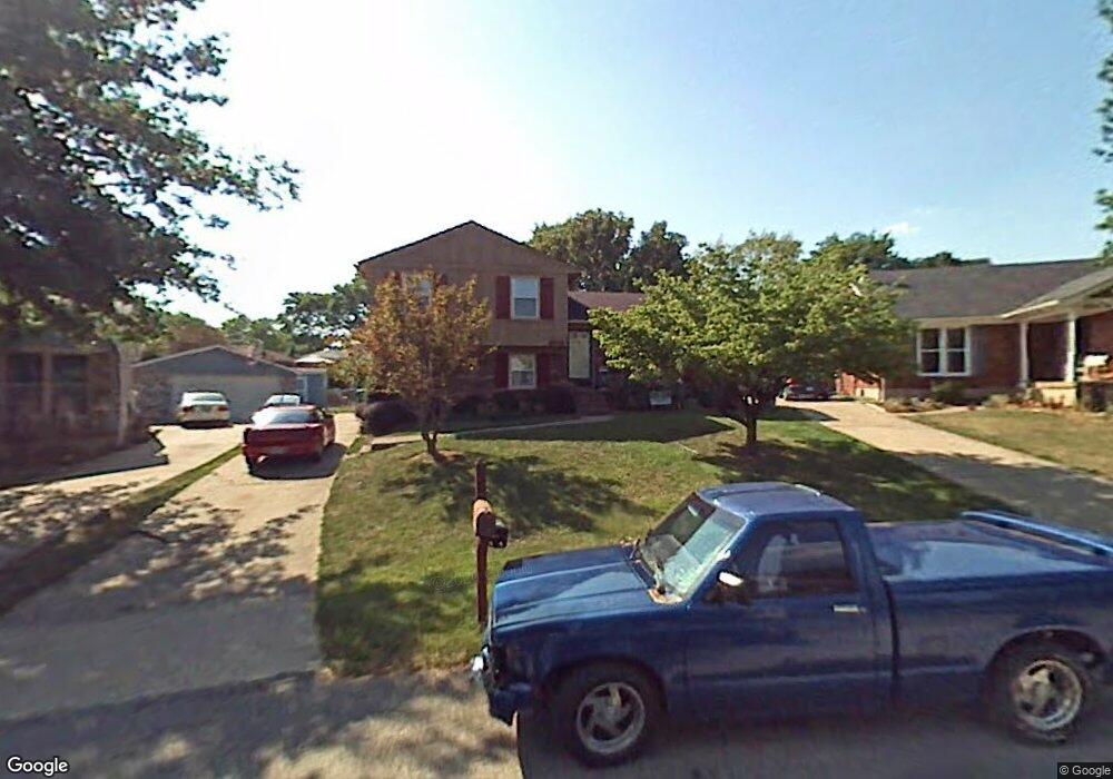 6906 Roseborough Ct, Louisville, KY 40228 - photo 1