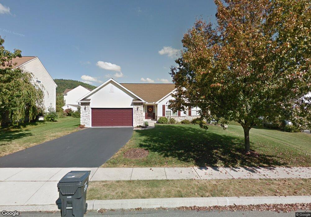 8 Tarragon Ct, Reading, PA 19606 - photo 1