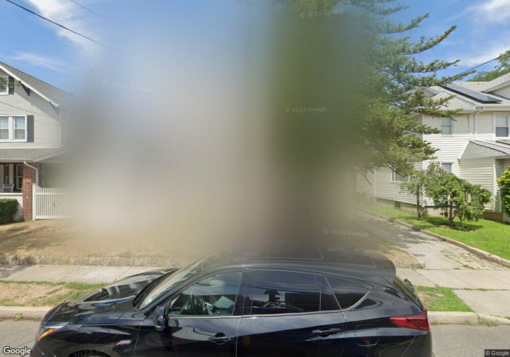 526 Monroe St, Cedarhurst, NY 11516 - photo 1