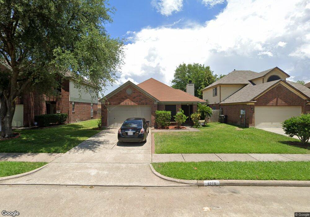 8710 Woodcamp Dr, Houston, TX 77088 - photo 1