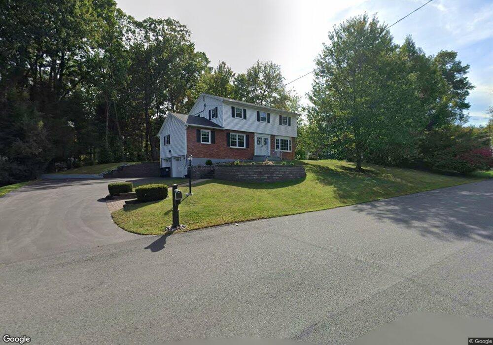 4 Tamarack La, Colonie, NY 12309 - photo 1