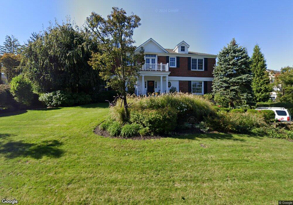 1812 Heritage Way, Manhasset, NY 11030 - photo 1