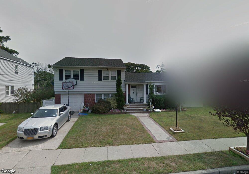 402 Oceanside Pkwy, Oceanside, NY 11572 - photo 1