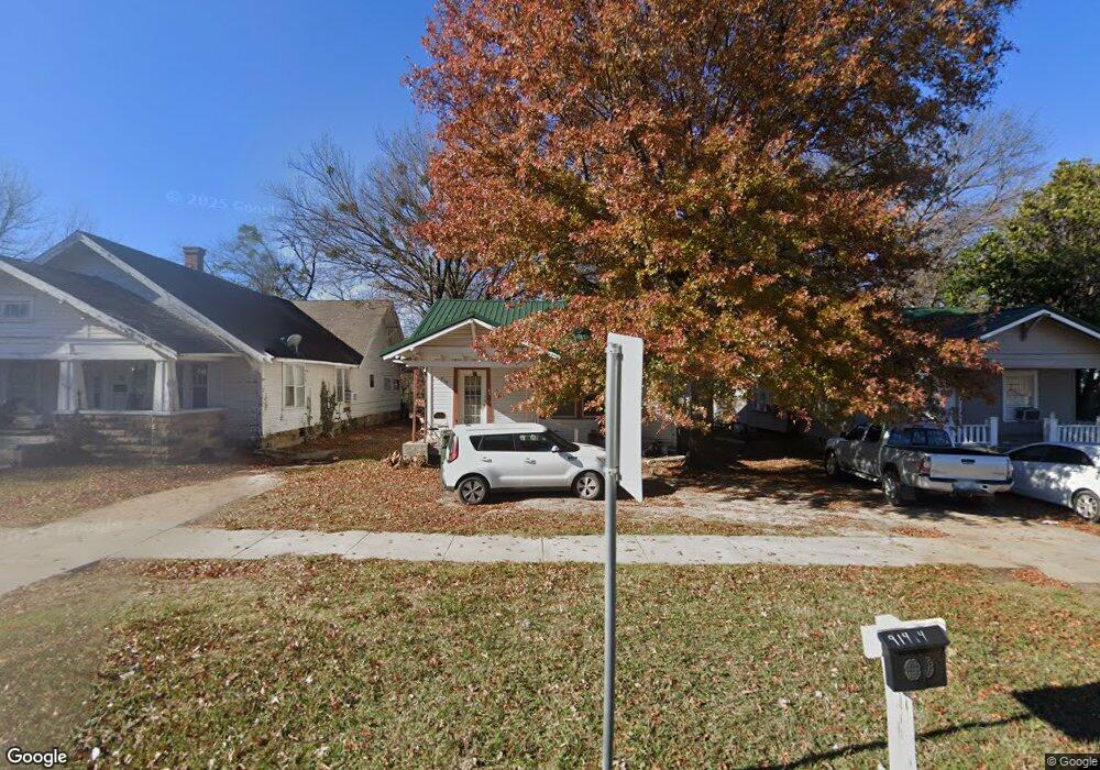 914 N Okmulgee Ave, Okmulgee, OK 74447 - photo 1
