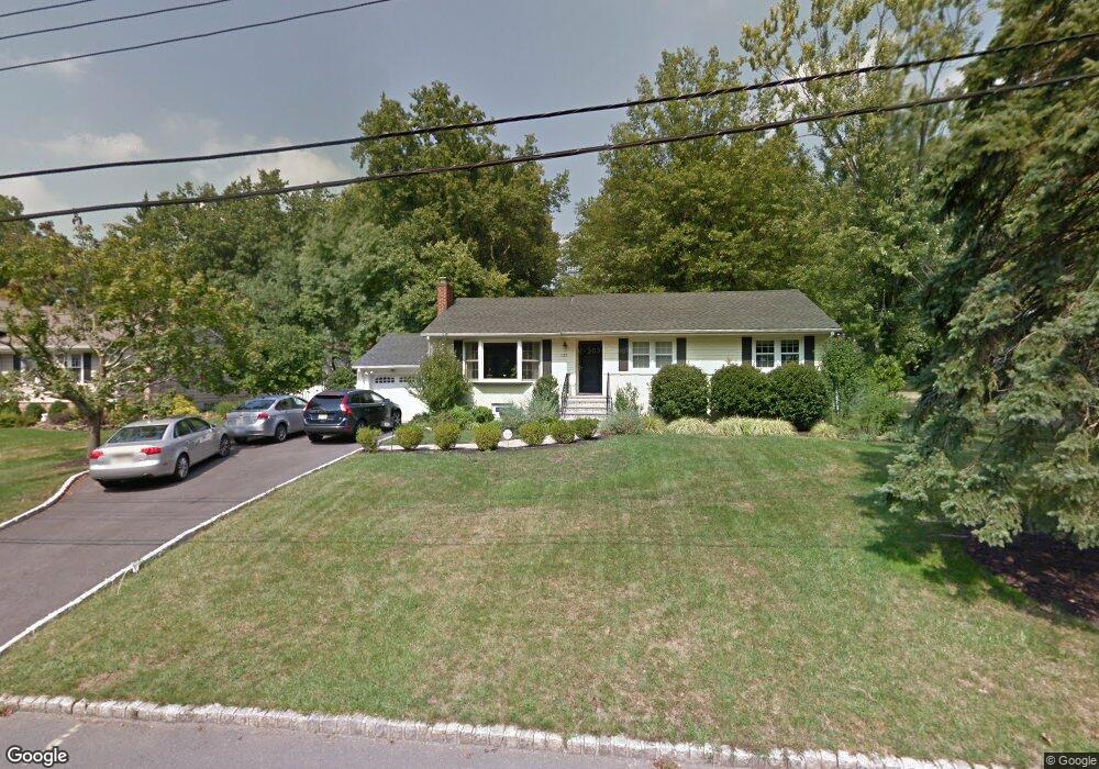 135 Pittsford Way, New Providence, NJ 07974 - photo 1