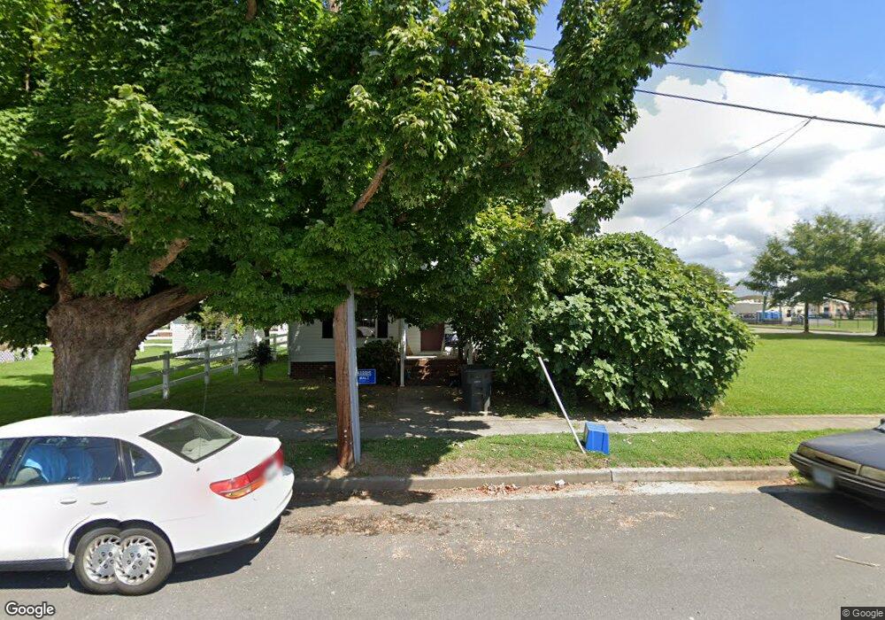 918 Kirby St, West Point, VA 23181 - photo 1