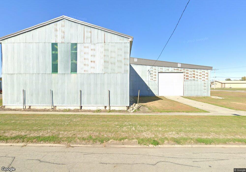 720 N 10th Ave E, Newton, IA 50208 - photo 1