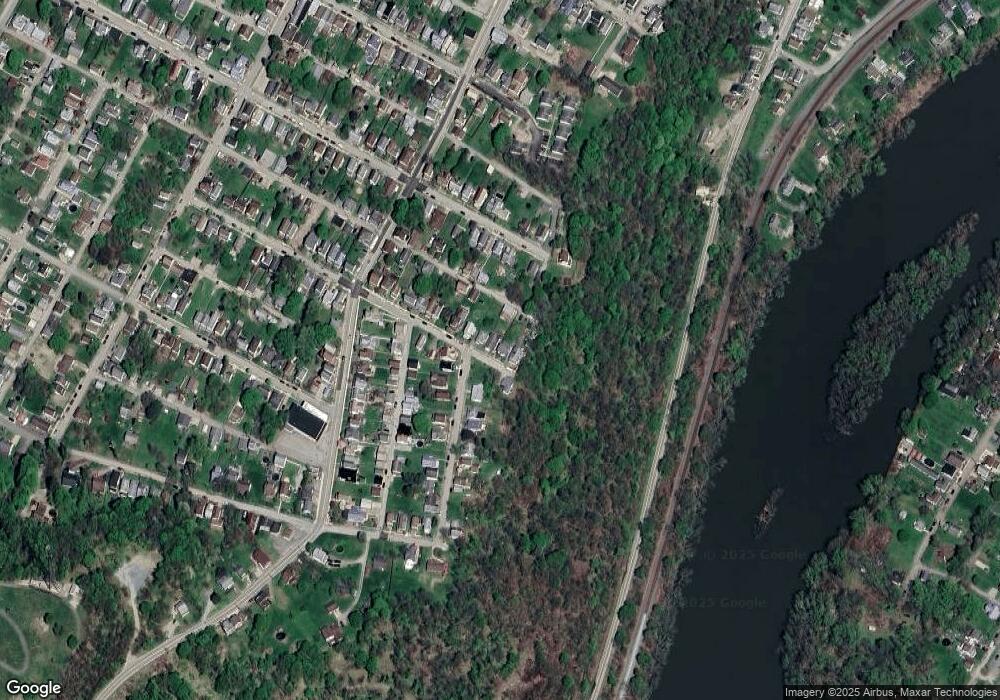 102 Holmes St, Vandergrift, PA 15690 - photo 1