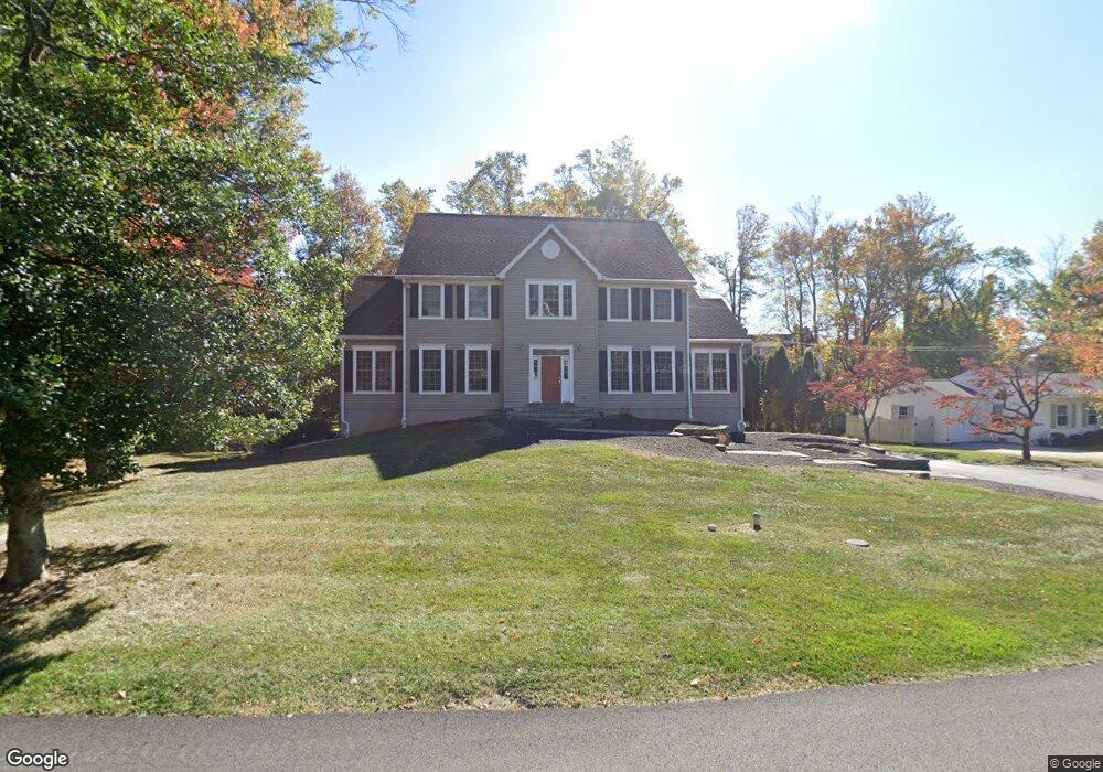 318 Oakwood Ln, Devon, PA 19333 - photo 1