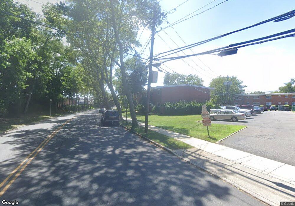 22 Wildwood Gardens unit H2, Port Washington, NY 11050 - photo 1