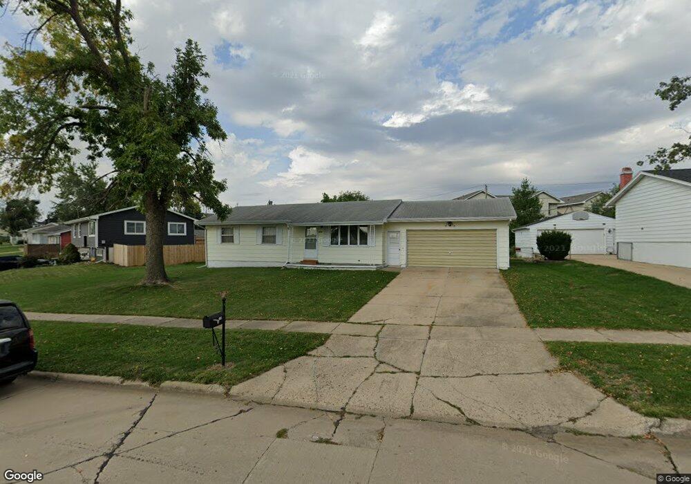 2018 29th St SW, Cedar Rapids, IA 52404 - photo 1