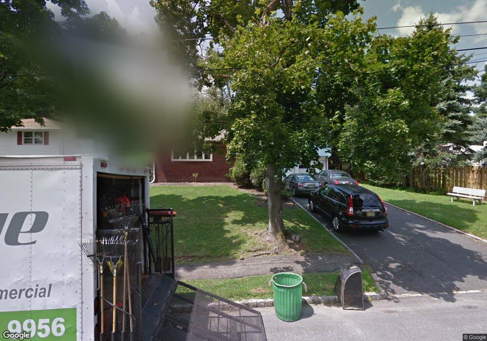 6 Bristol Ct, Livingston, NJ 07039 - photo 1