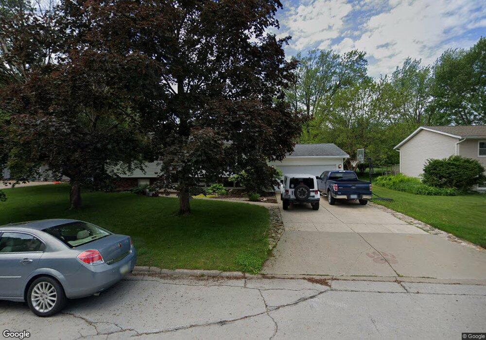 3715 Carlton Dr, Cedar Falls, IA 50613 - photo 1