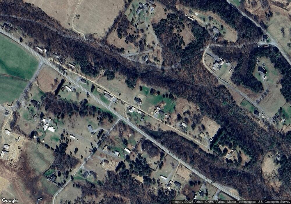 424 Arnold Dr, Hedgesville, WV 25427 - photo 1