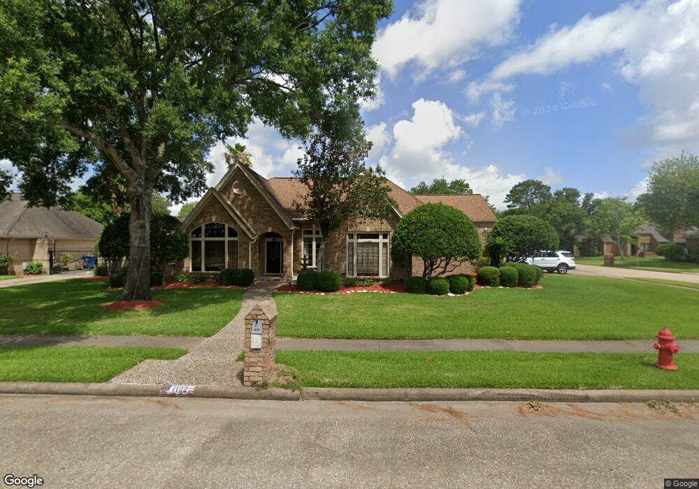 1102 Twin Oaks St, Friendswood, TX 77546 - photo 1