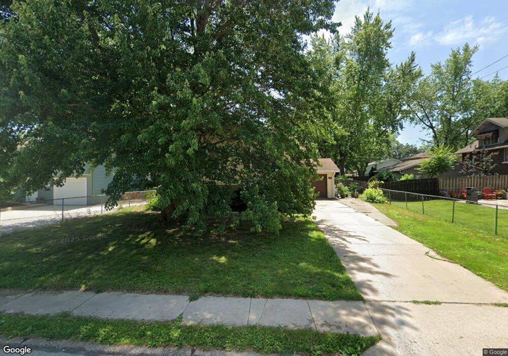 1715 Elm St, Davenport, IA 52803 - photo 1