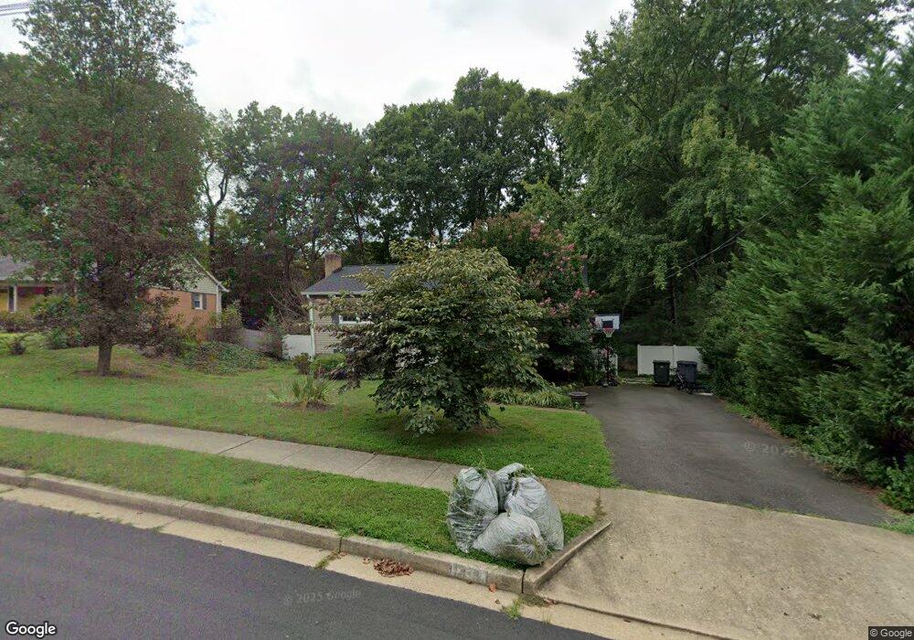 9431 Winterberry Ln, Fairfax, VA 22032 - photo 1