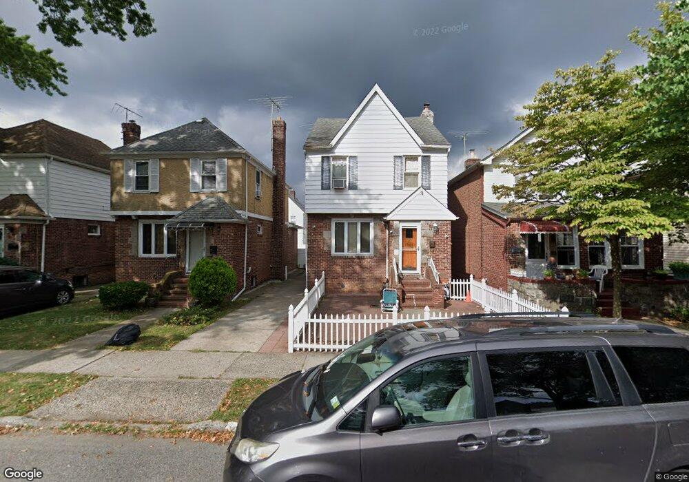 4514 Utopia Pkwy, Flushing, NY 11358 - photo 1