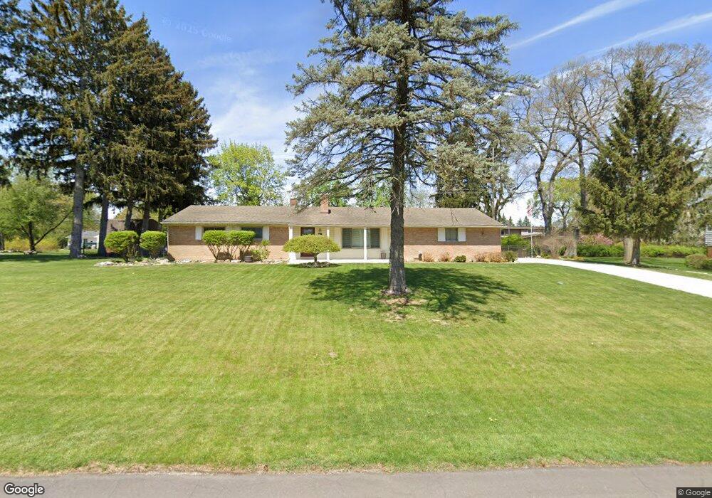1323 Winchcombe Dr, Bloomfield Hills, MI 48304 - photo 1