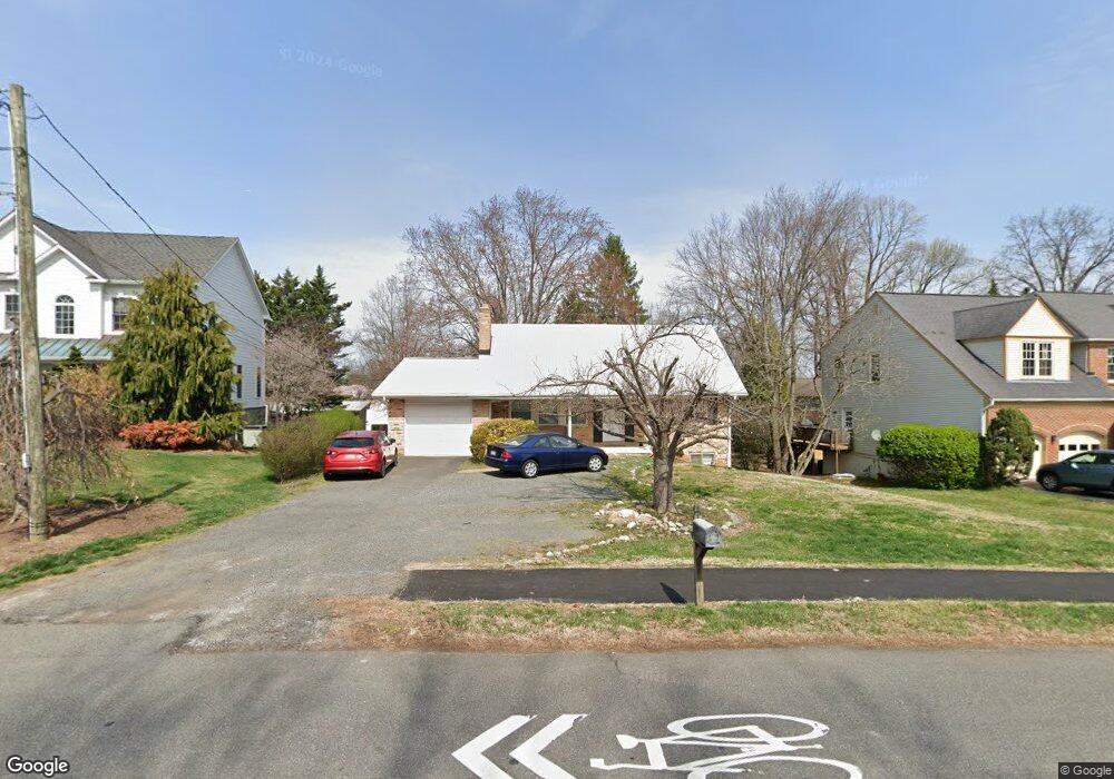 6422 Old Chesterbrook Rd, McLean, VA 22101 - photo 1