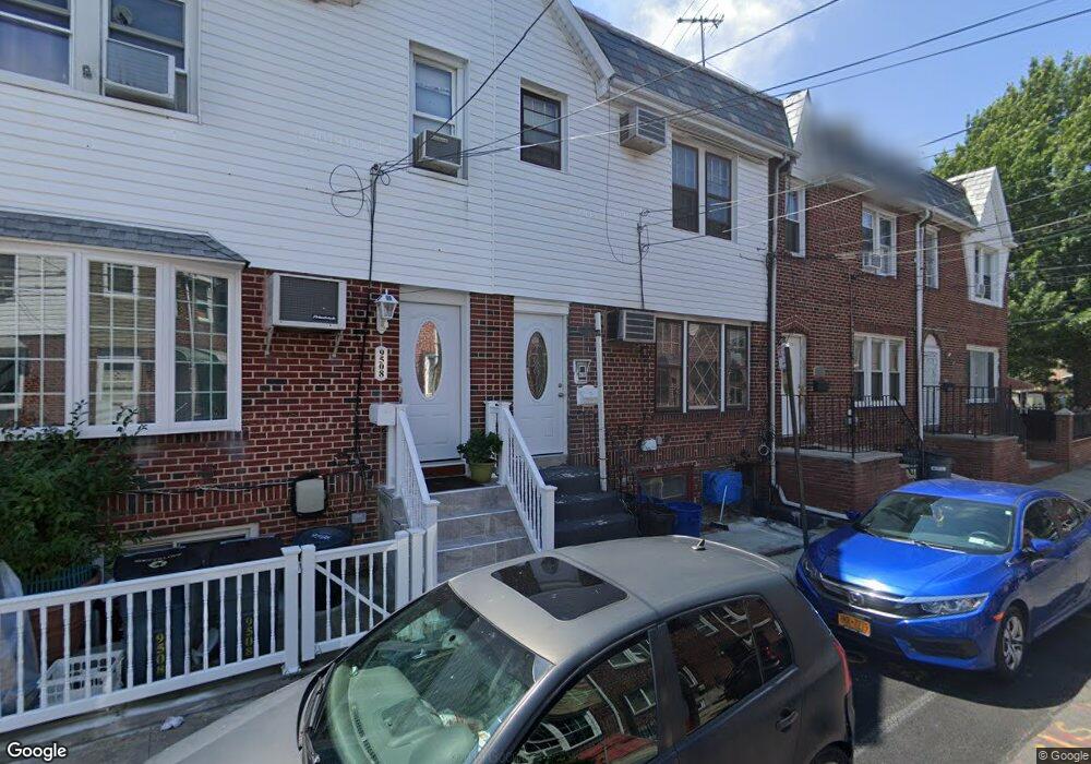 95-06 Woodhaven Ct, Ozone Park, NY 11416 - photo 1