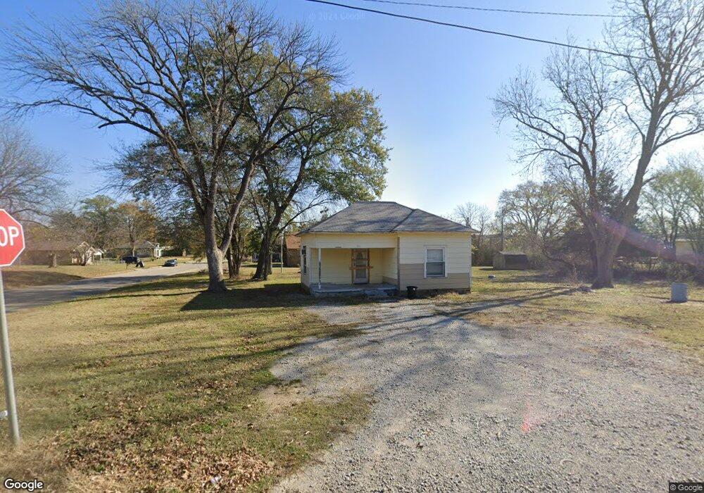 512 N 1st St, Henryetta, OK 74437 - photo 1