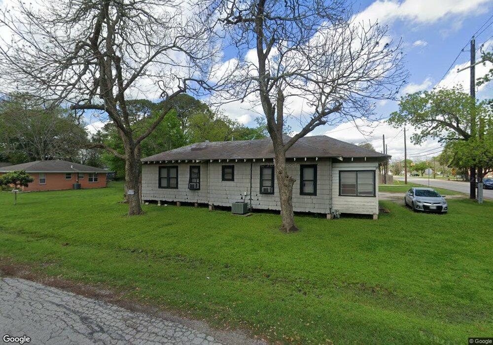 2420 Nichols Ave, Bay City, TX 77414 - photo 1