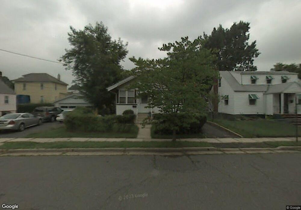 911 E Henry St, Linden, NJ 07036 - photo 1