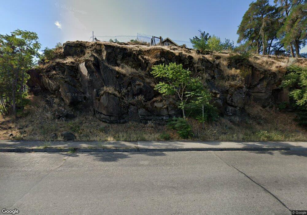 2022 E 10th St, the Dalles, OR 97058 - photo 1