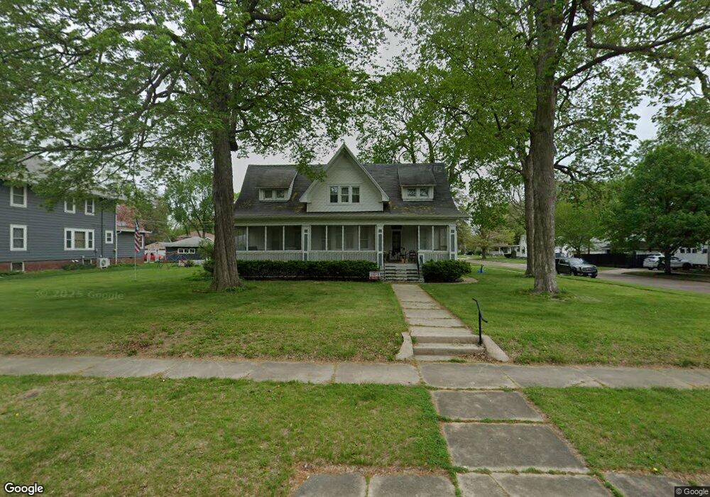 426 Tremont St, Lincoln, IL 62656 - photo 1