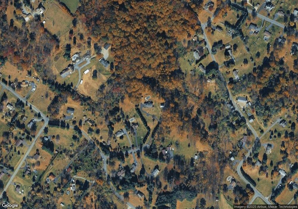 705 Bridle Path Ln, Boyertown, PA 19512 - photo 1