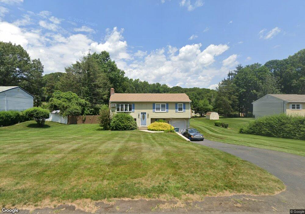 135 Bear Path Rd, Hamden, CT 06514 - photo 1