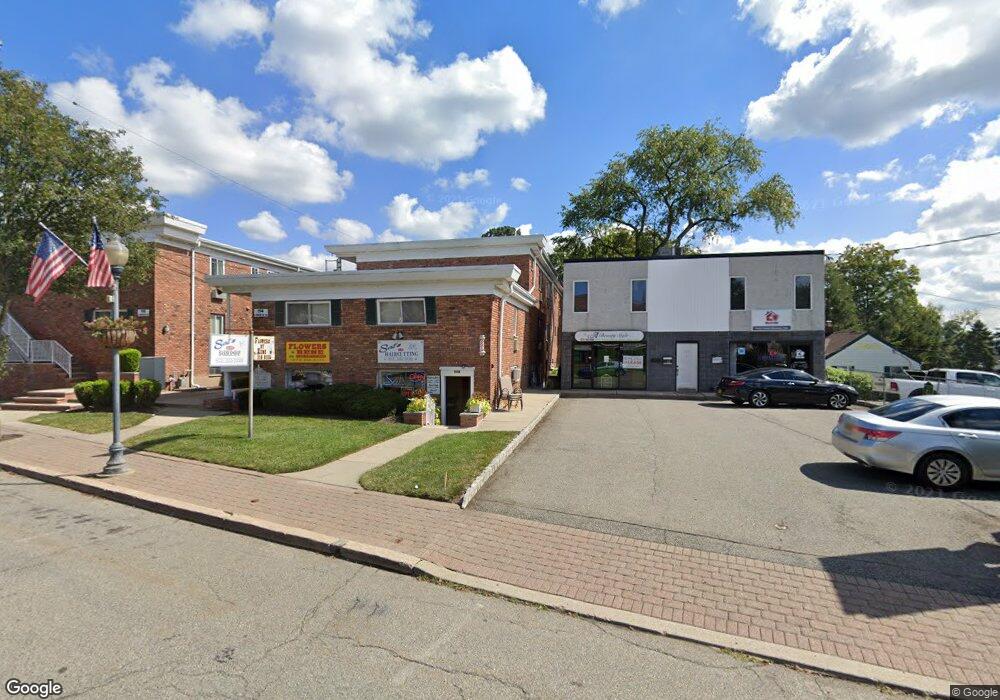 114 N Beverwyck Rd unit 3, Lake Hiawatha, NJ 07034 - photo 1