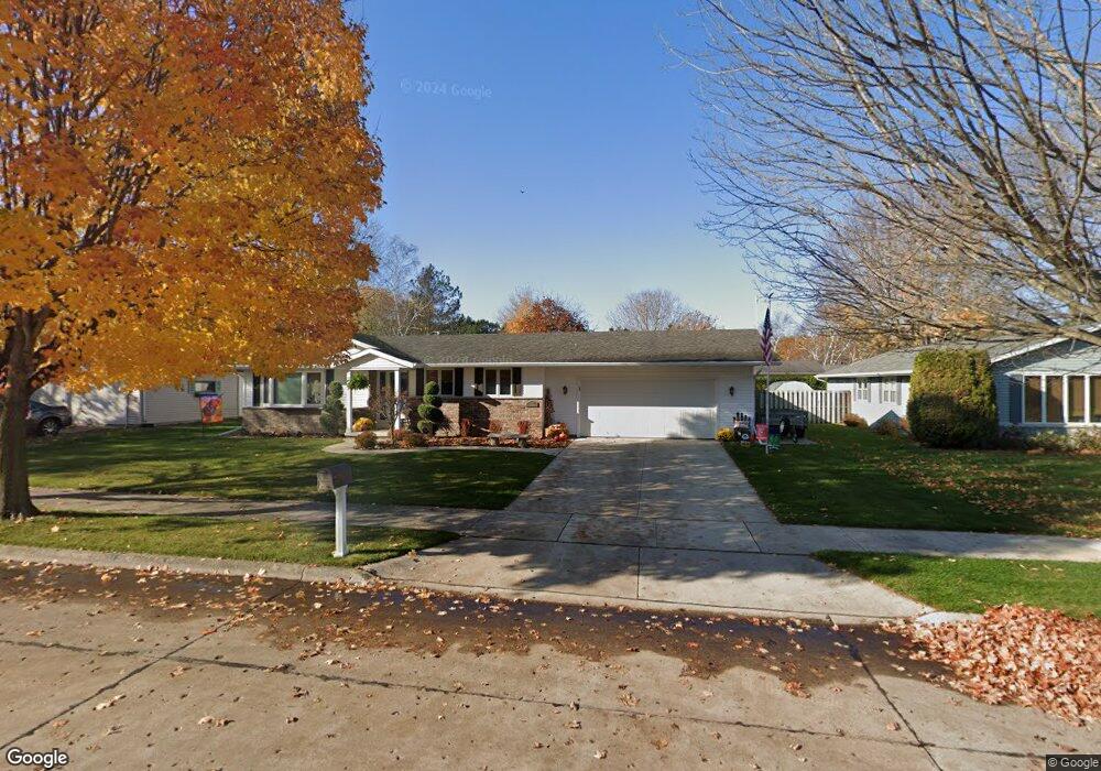 4522 Laurie Ln, Two Rivers, WI 54241 - photo 1