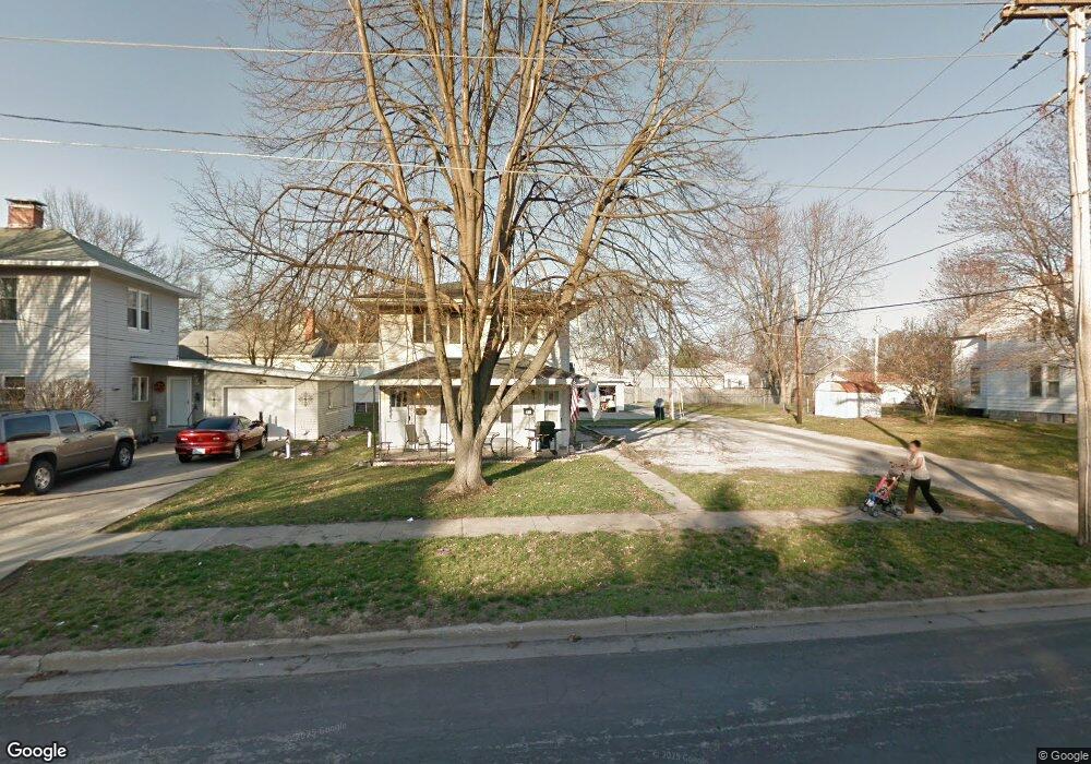 718 Tremont St, Lincoln, IL 62656 - photo 1