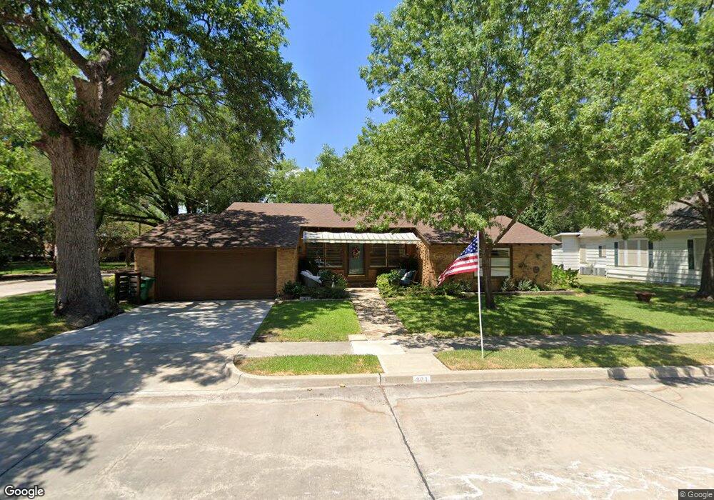 301 E Church St, Gainesville, TX 76240 - photo 1
