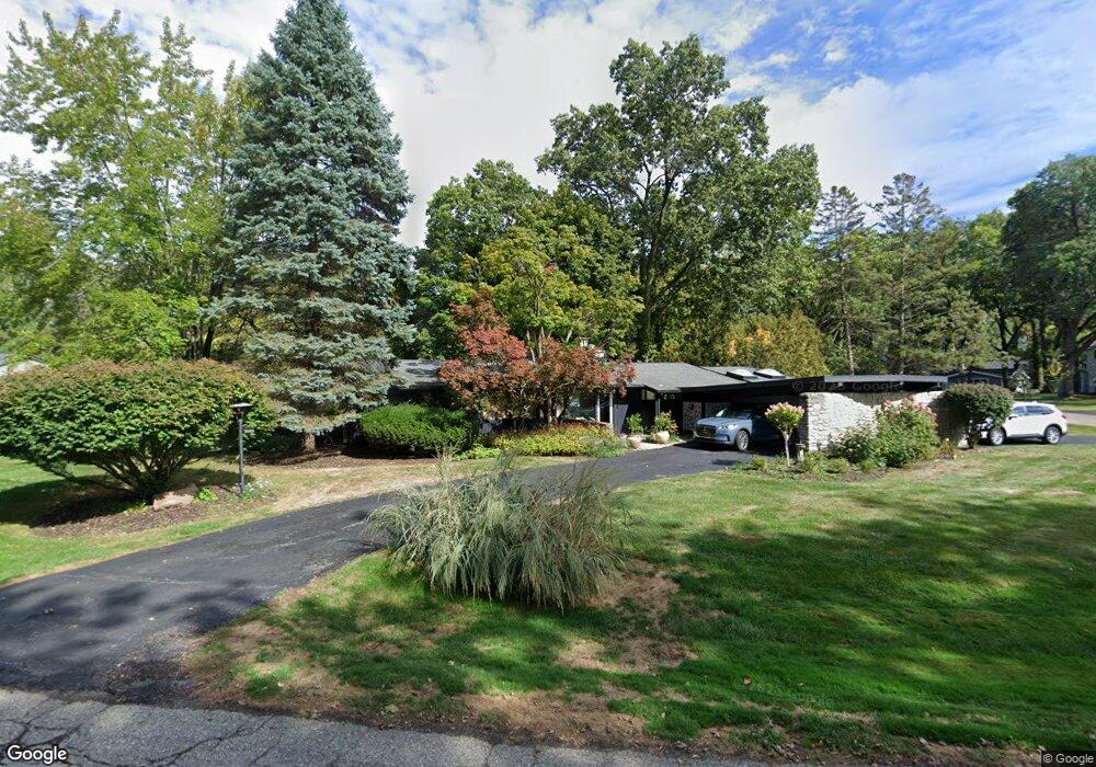 5645 Crabtree Rd, Bloomfield Hills, MI 48301 - photo 1