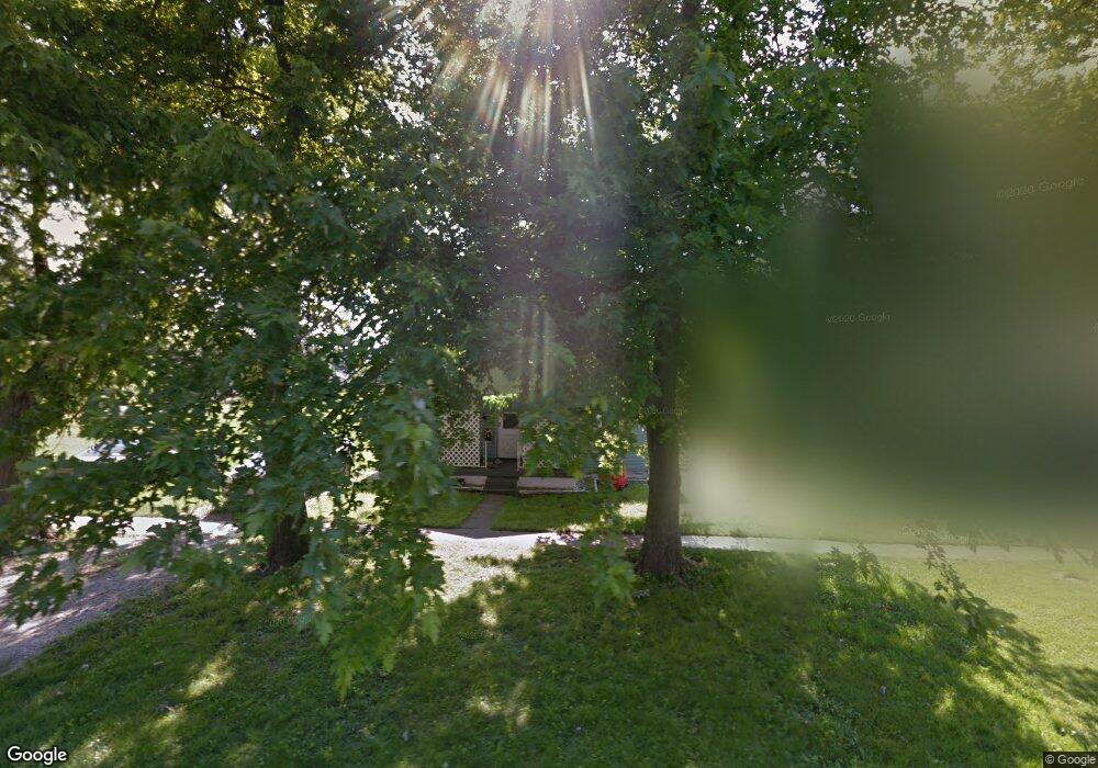 1117 N 10th St, Mattoon, IL 61938 - photo 1