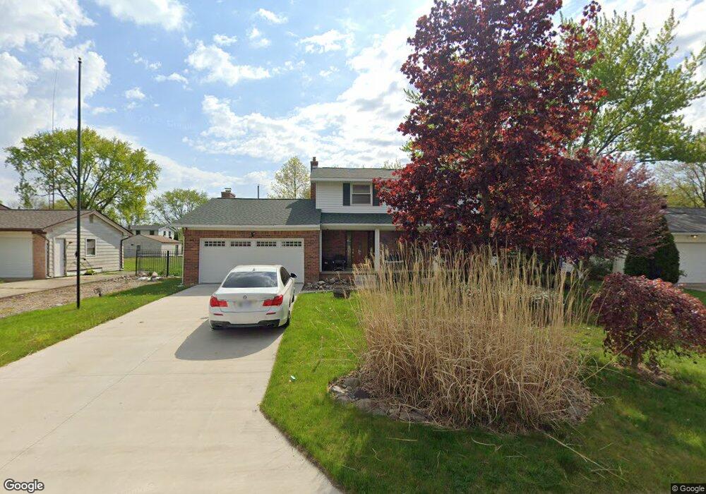 4175 Whispering Oak Dr, Flint, MI 48507 - photo 1