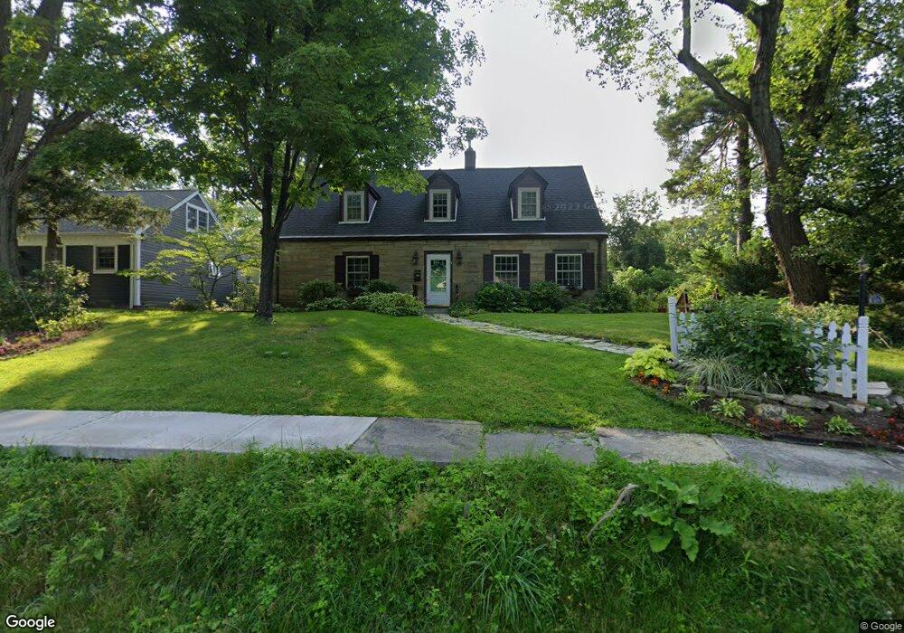 7647 River Rd, Olmsted Falls, OH 44138 - photo 1