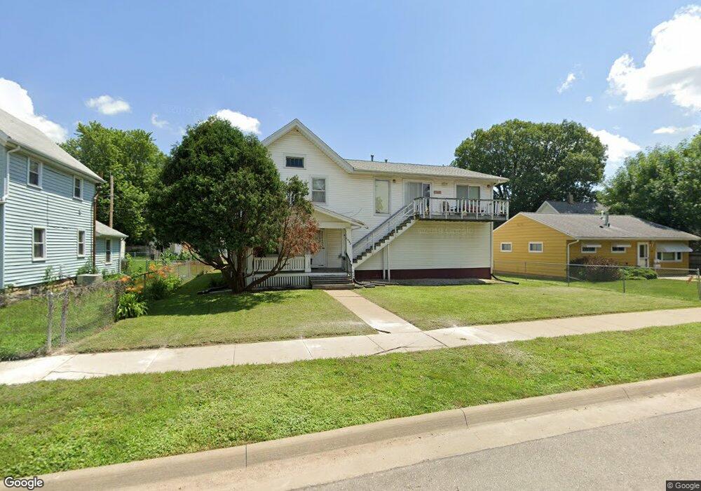 1437 N St SW, Cedar Rapids, IA 52404 - photo 1