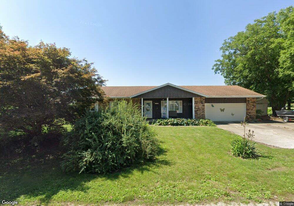 445 Campus View Dr, Lincoln, IL 62656 - photo 1